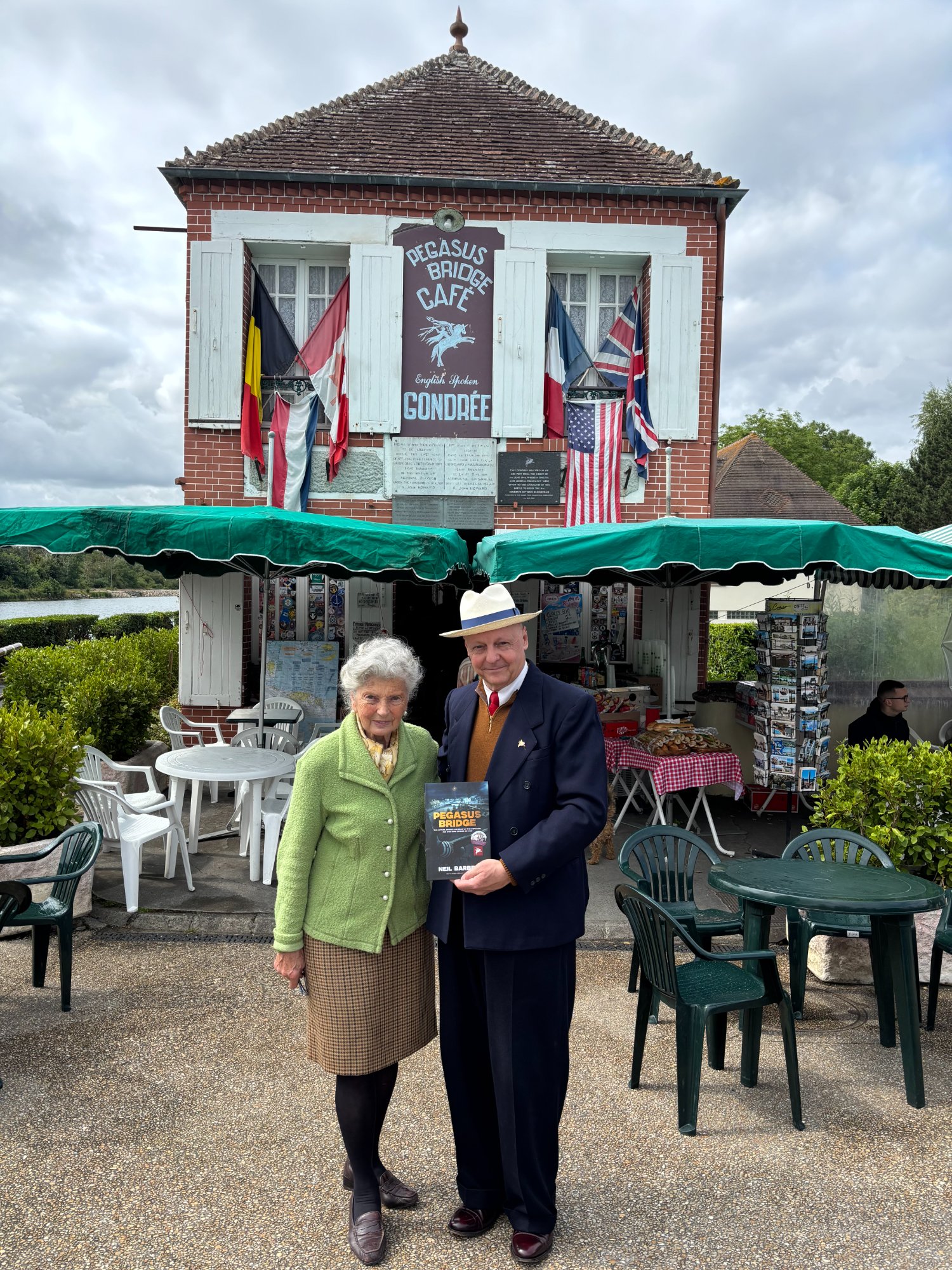 Neil Barber at Café Gondrée